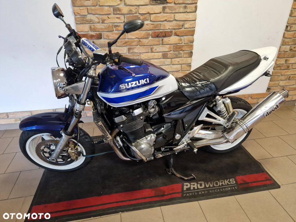 Suzuki GSX - 1