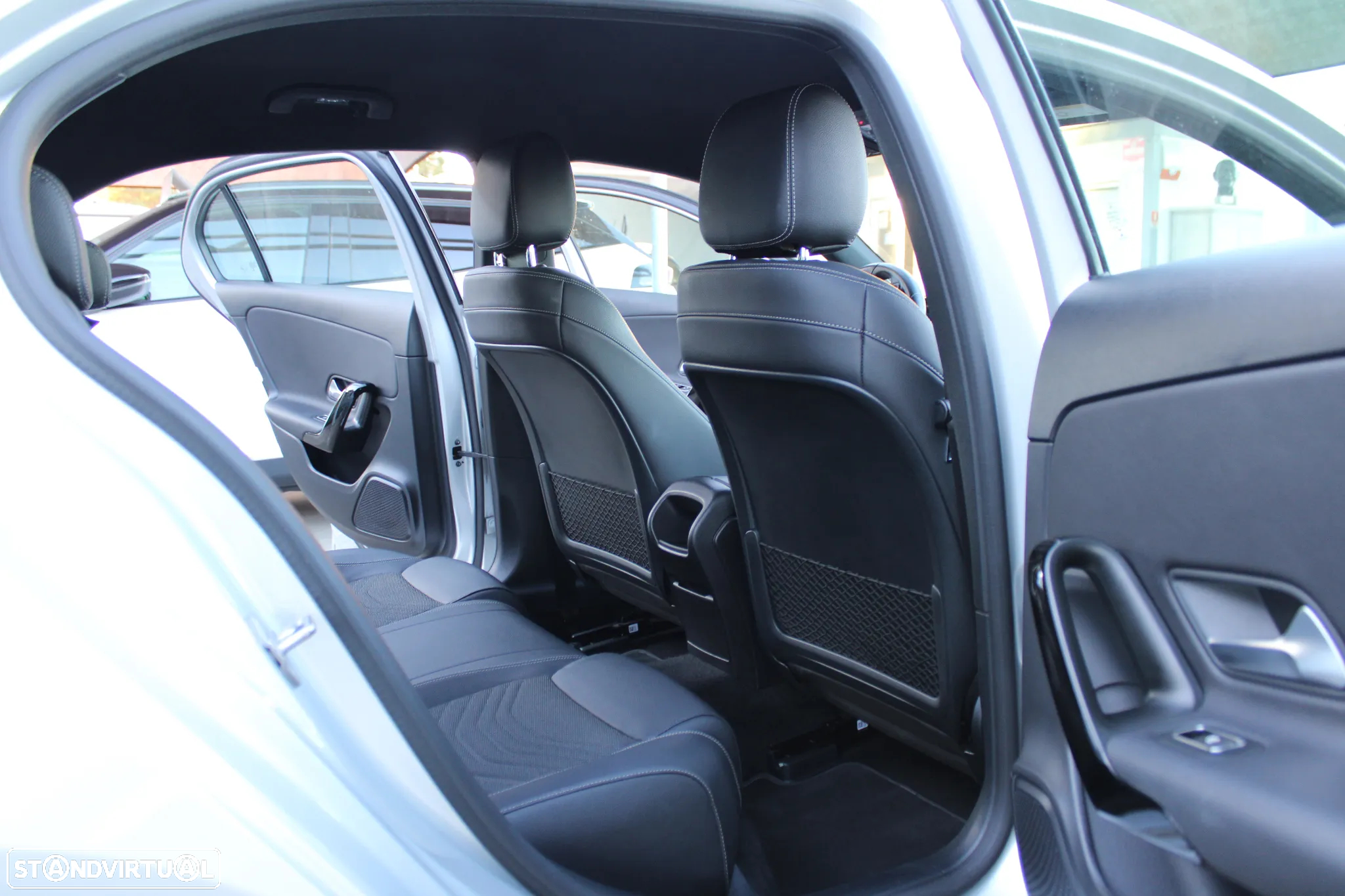 Mercedes-Benz A 180 d Style Plus Aut. - 42