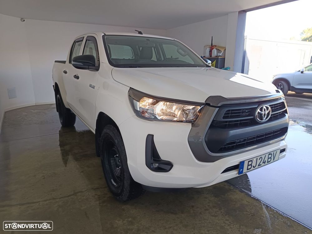 Toyota Hilux 2.4 D-4D 4WD CD CM - 6