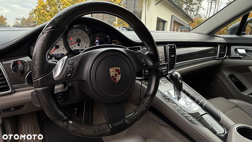 Porsche Panamera 4S - 18