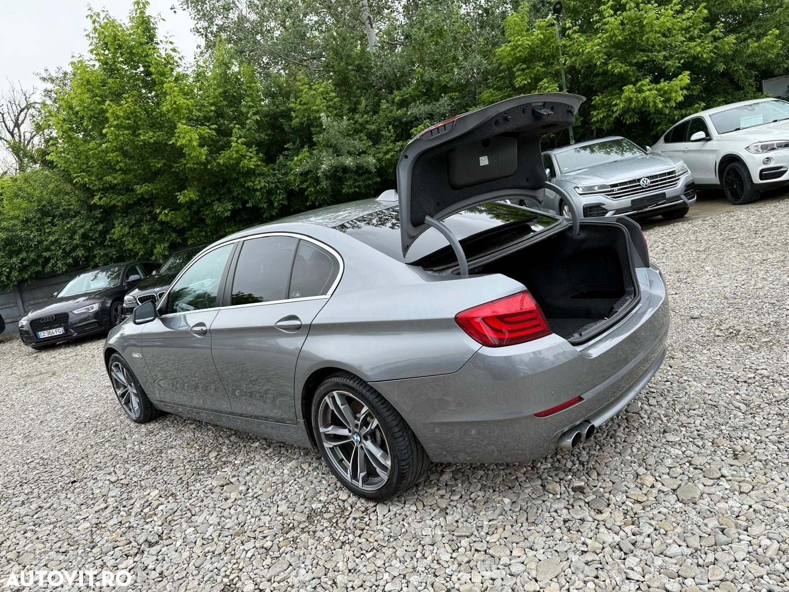 BMW Seria 5 530d xDrive Aut. - 34
