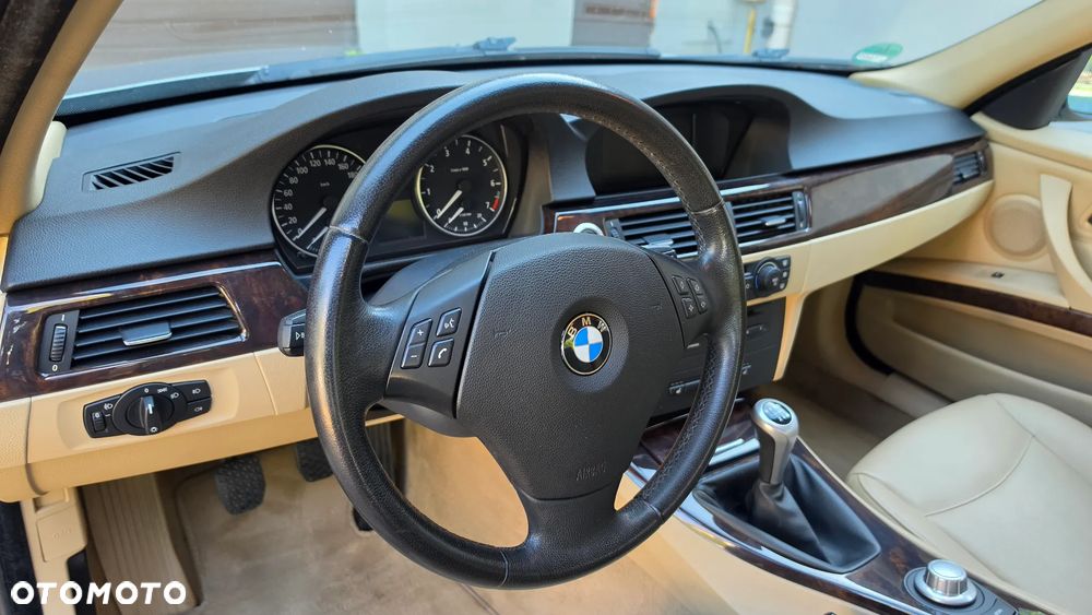 BMW Seria 3 318i - 19