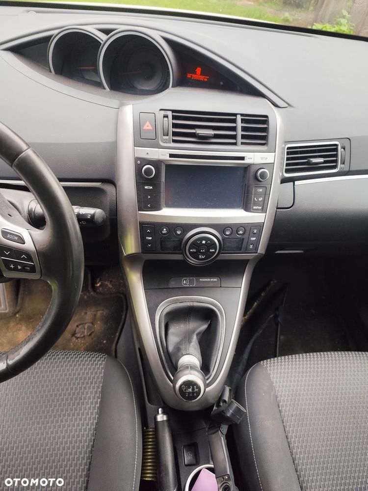 Toyota Verso - 5