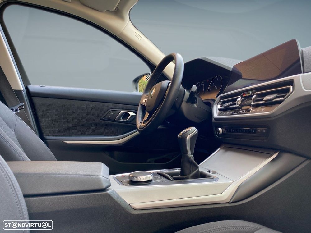 BMW 318 d Advantage - 14