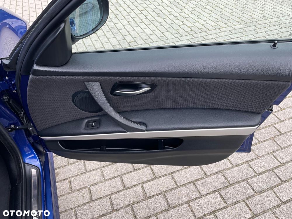 BMW Seria 3 318i - 22