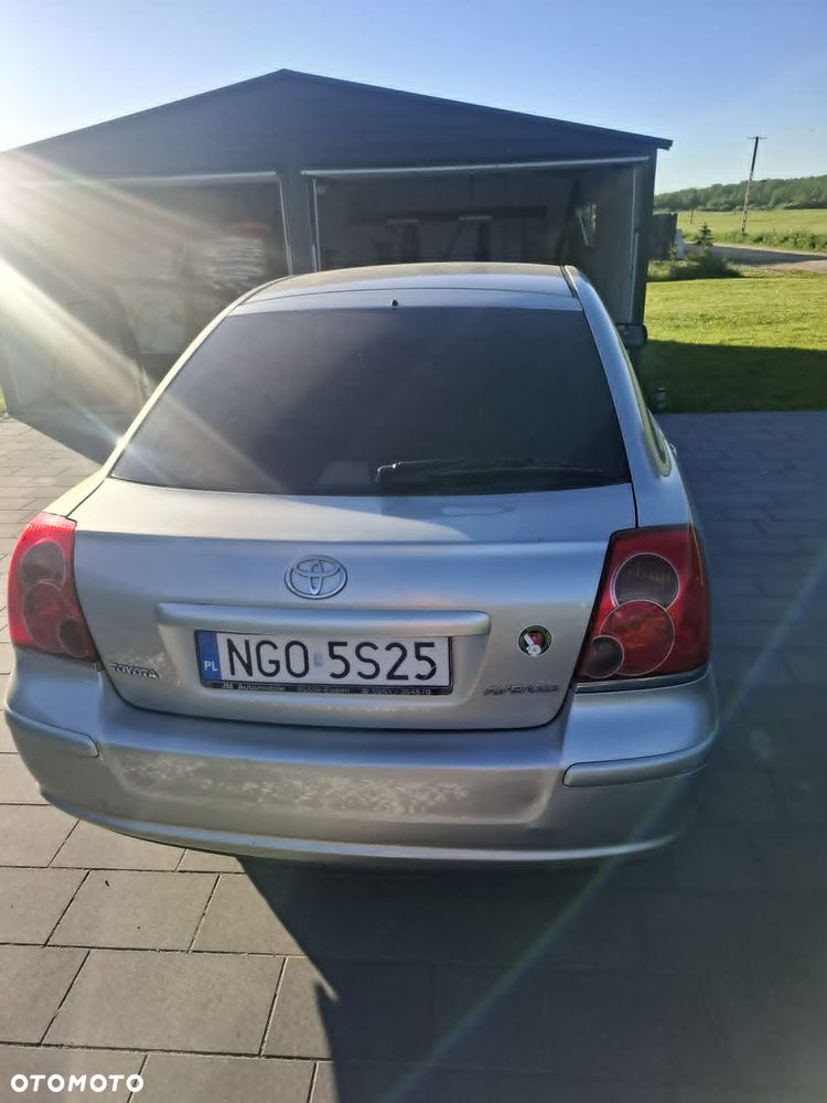 Toyota Avensis - 5