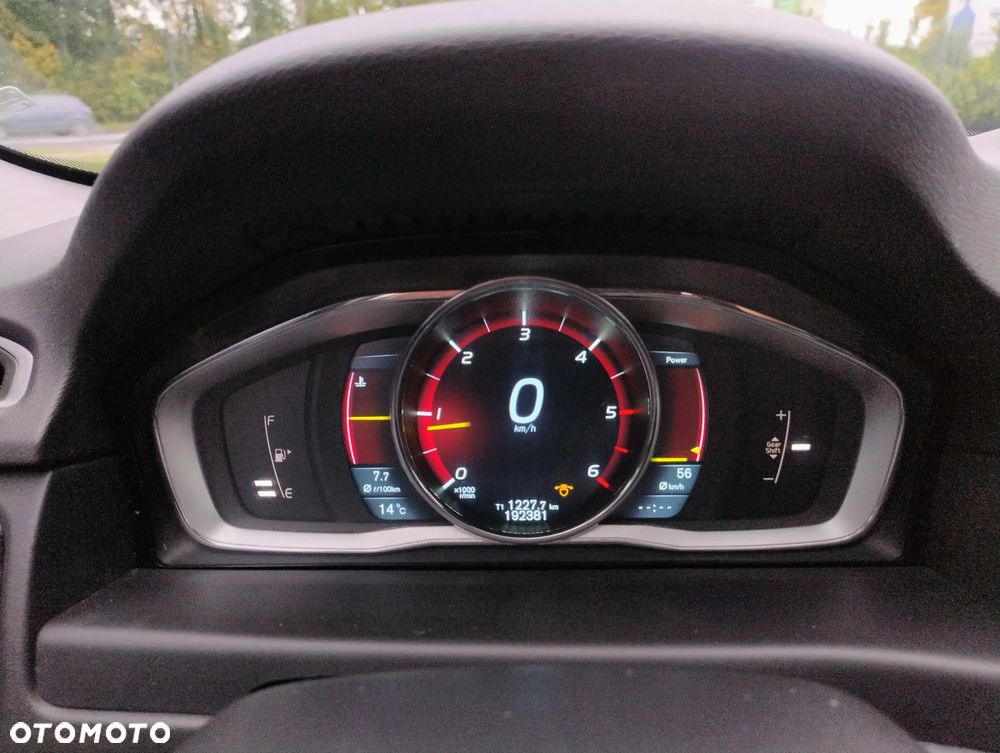 Volvo V70 D3 Momentum - 13