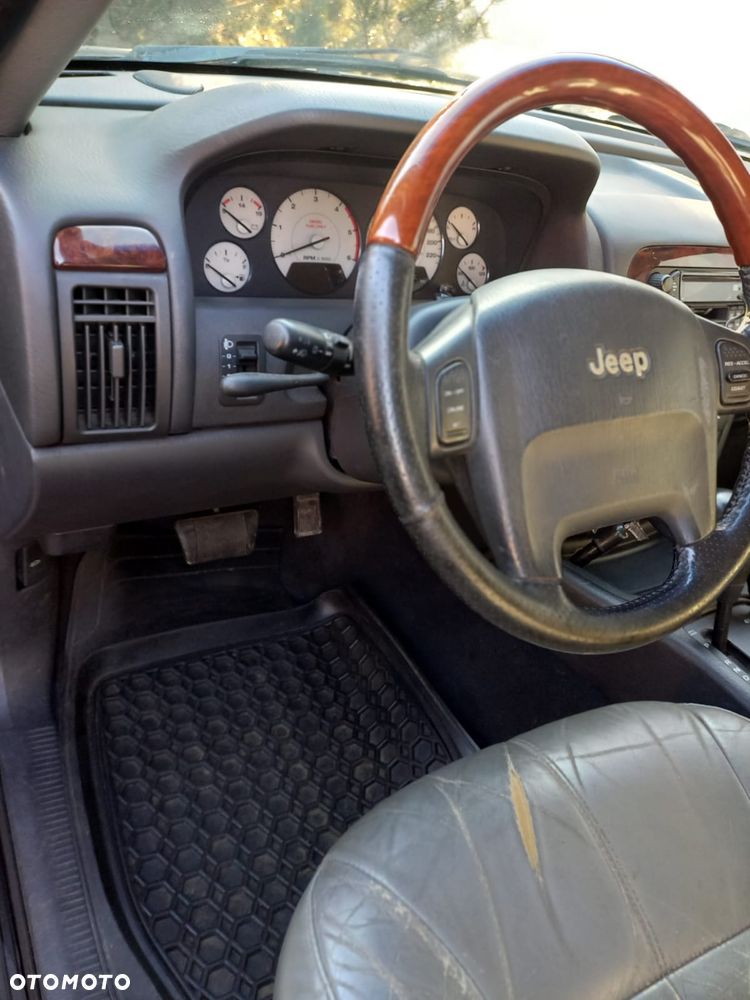 Jeep Grand Cherokee - 11