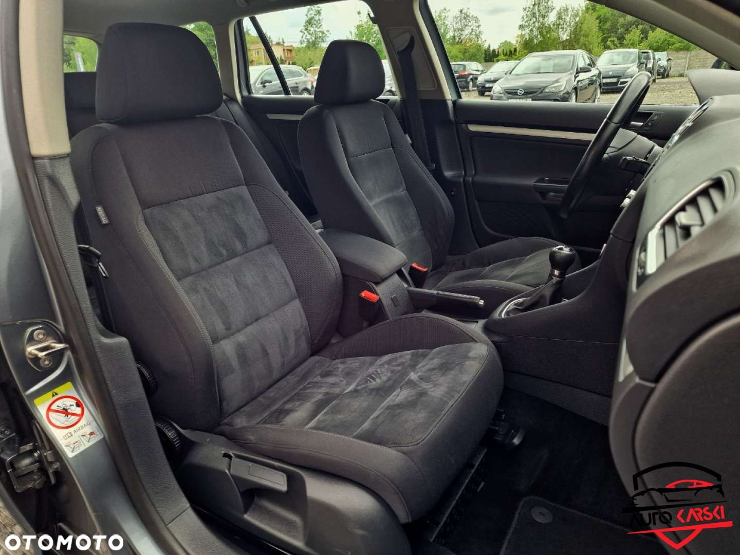 Volkswagen Golf - 24