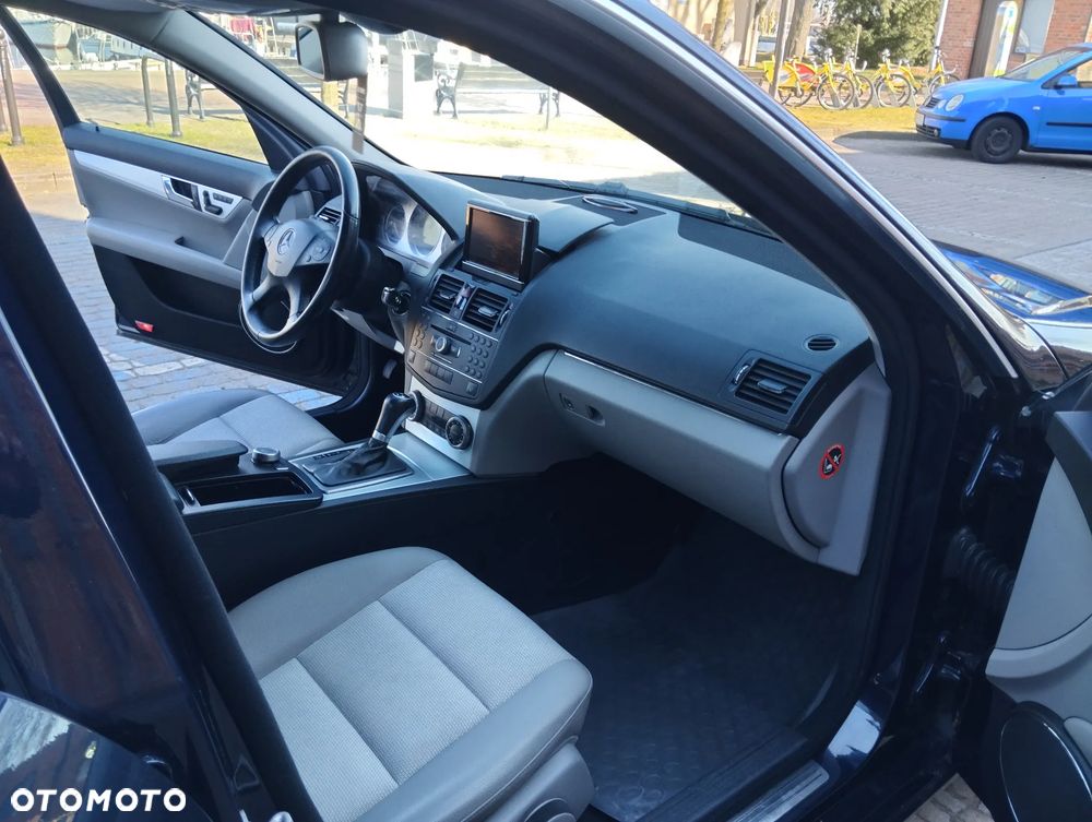 Mercedes-Benz Klasa C 320 CDI 7G-TRONIC Avantgarde DPF - 13