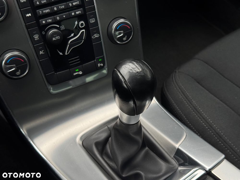 Volvo S60 D2 Momentum - 16