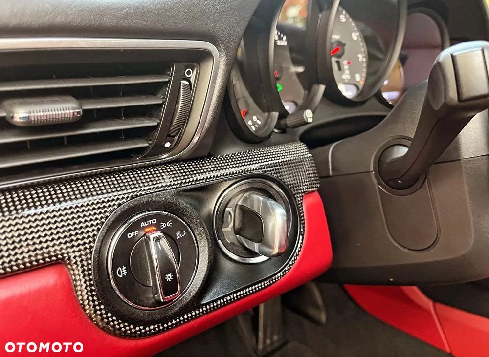 Porsche 911 Carrera 4S PDK Cabrio - 9