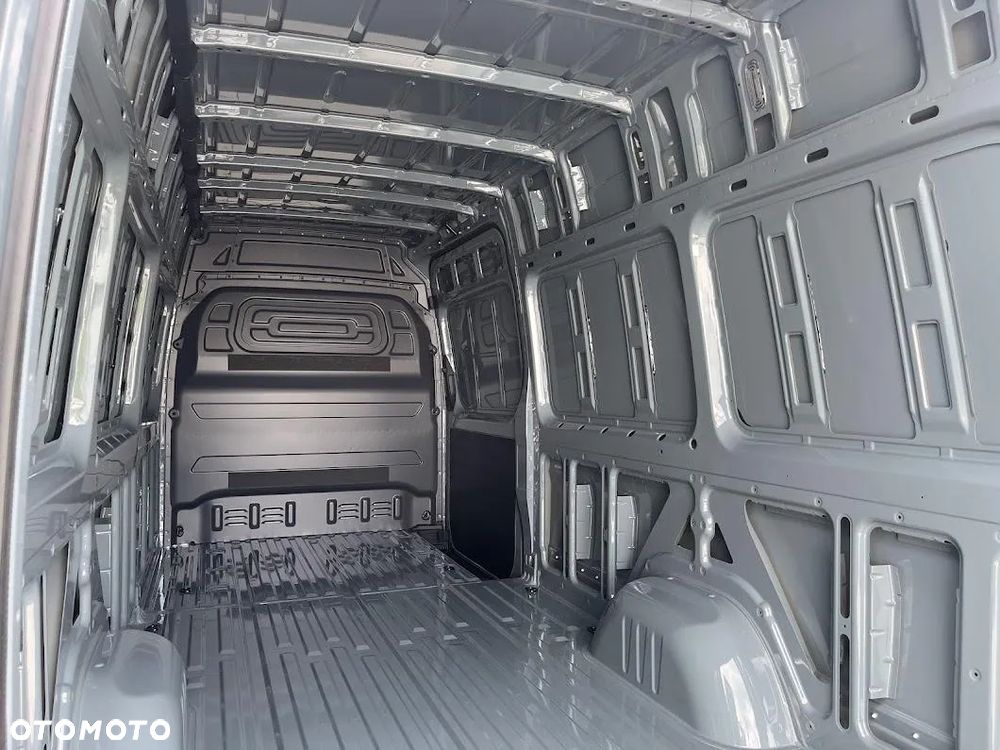 Mercedes-Benz Sprinter - 7
