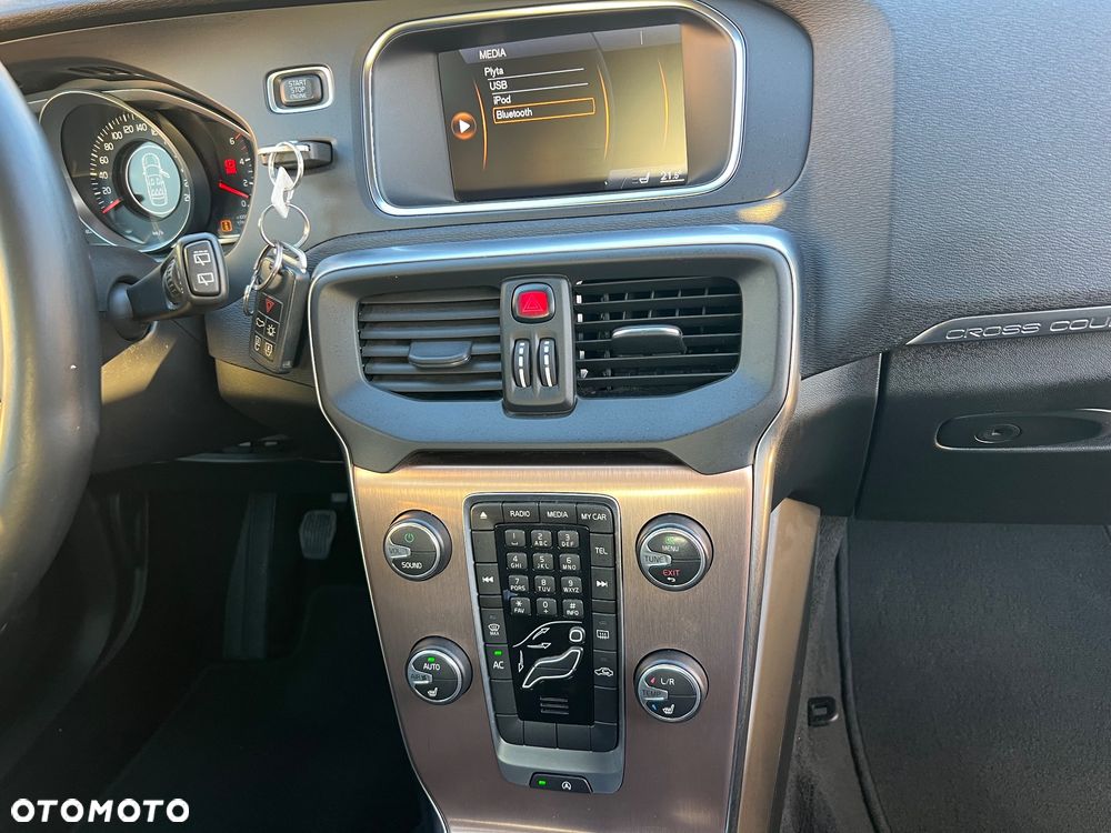 Volvo V40 Cross Country D2 Momentum - 15