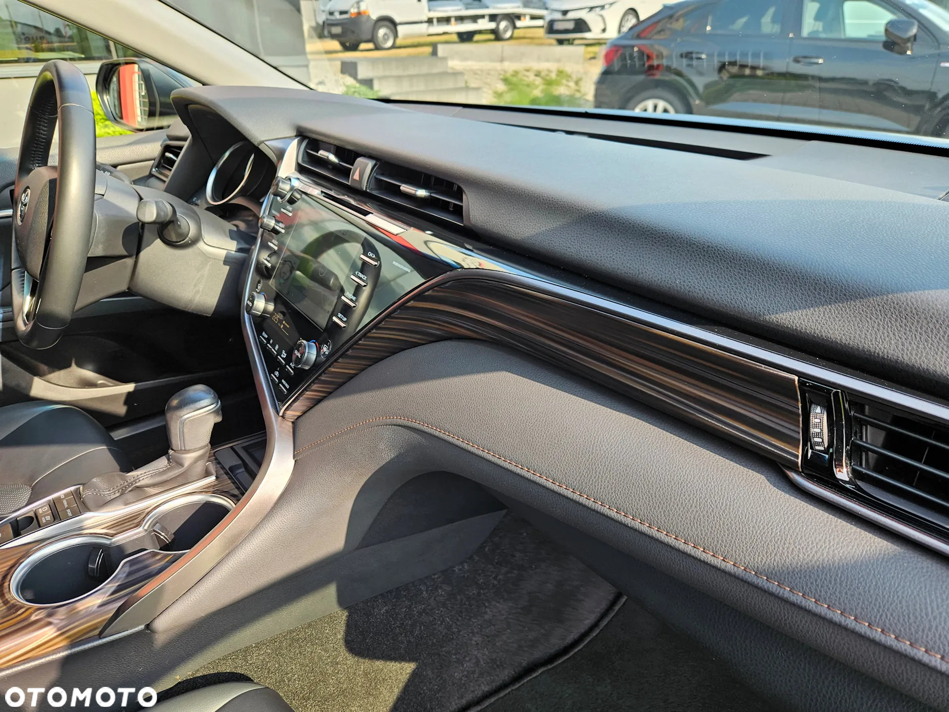 Toyota Camry 2.5 Hybrid Executive CVT - 14