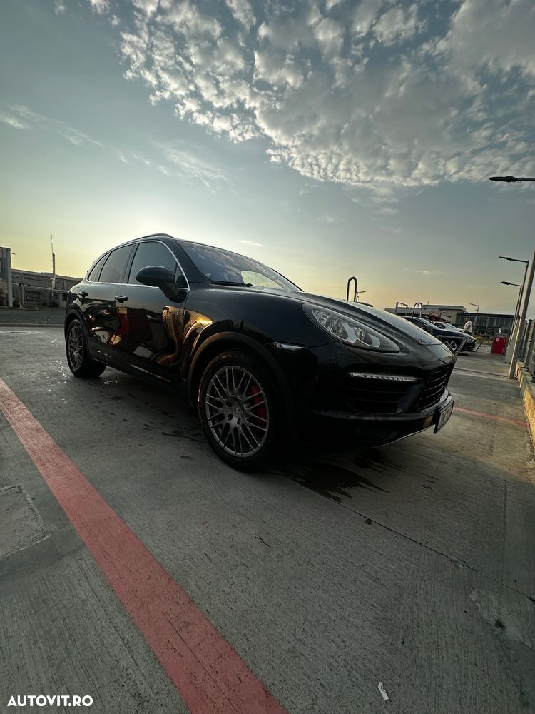 Porsche Cayenne Turbo V8 4.8L Aut. - 16