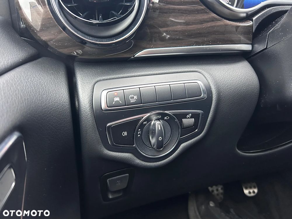 Mercedes-Benz Klasa V - 26