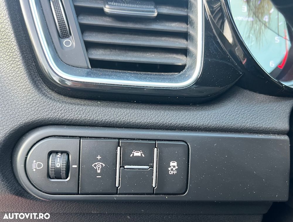 Kia Ceed 1.6 CRDi Eco-Dynamics+ (48V Mild-Hybrid) Edition 7 - 10