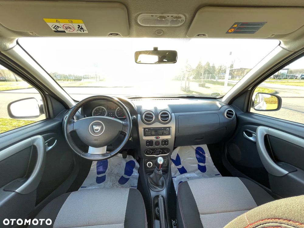 Dacia Duster 1.6 16V 4x4 Laureate - 12