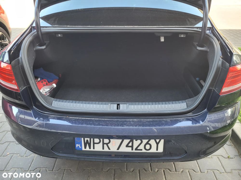 Volkswagen Passat 1.8 TSI BMT Comfortline - 12