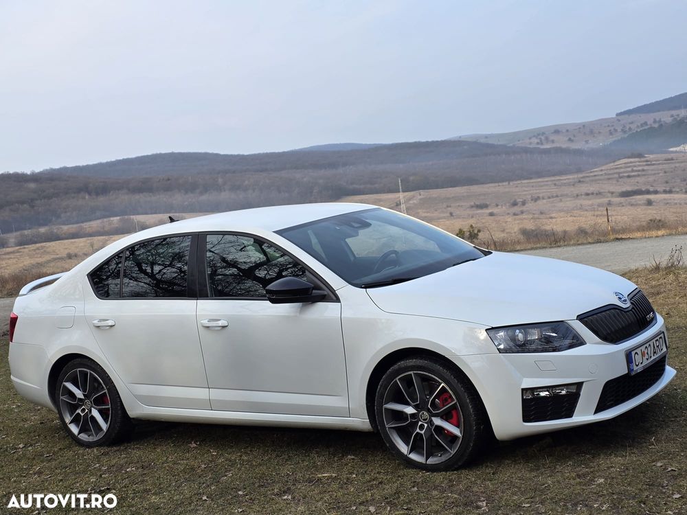 Skoda Octavia 2.0 TDI DSG RS - 2