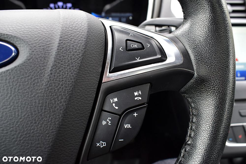 Ford Fusion 2.0 EcoBoost Titanium - 13