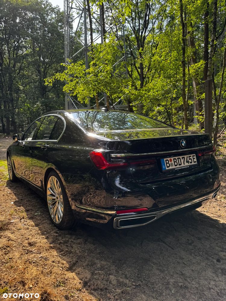 BMW Seria 7 745e - 7