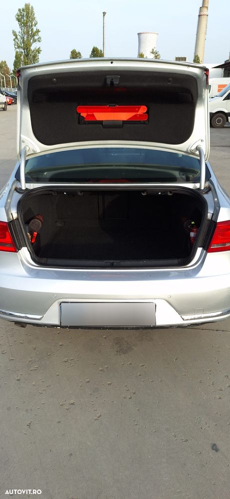 Volkswagen Passat 1.6 TDI BlueMotion - 9