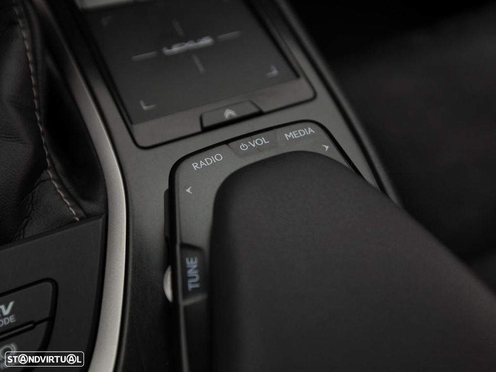 Lexus UX 250h Business - 22