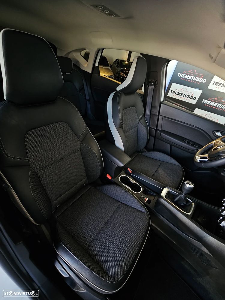 Renault Captur 1.0 TCe Techno Bi-Fuel - 33