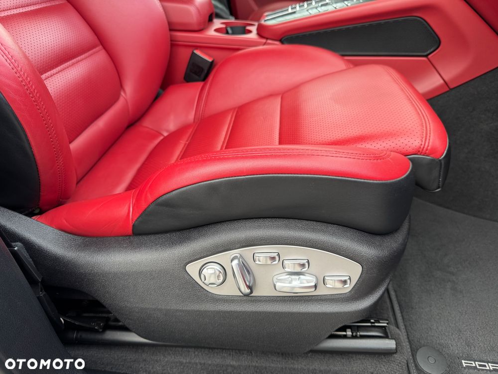 Porsche Macan - 38
