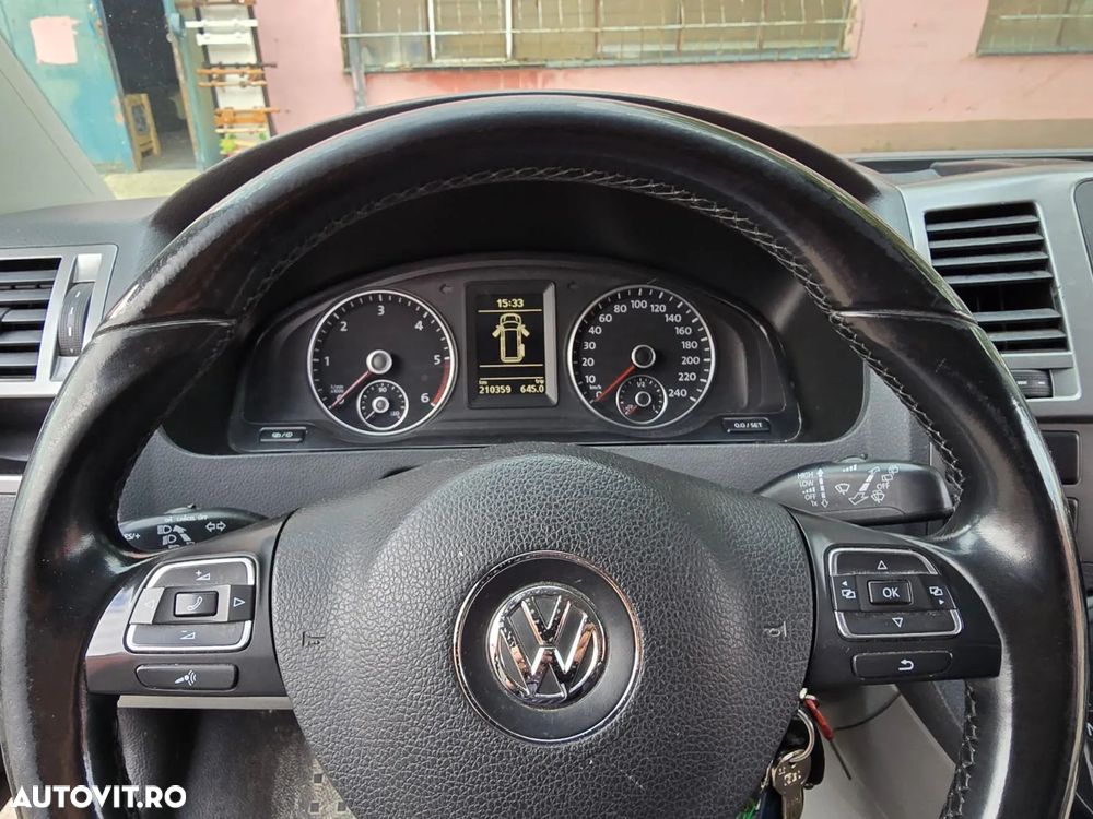 Volkswagen Caravelle - 14