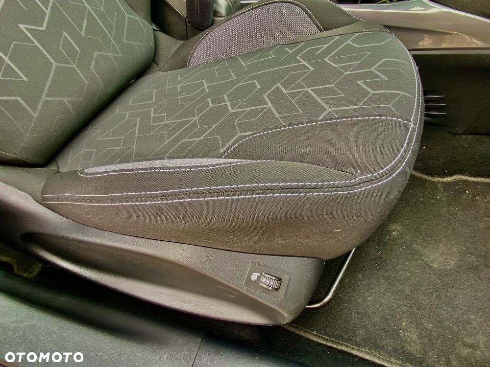 Peugeot 2008 1.2 Pure Tech Active - 36