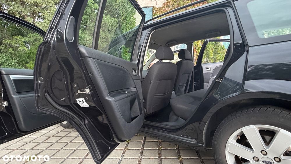 Ford Mondeo 2.0 TDCI DPF Ambiente - 15