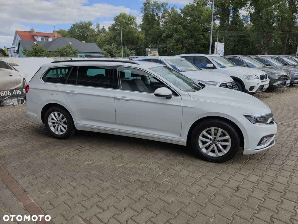 Volkswagen Passat Variant 2.0 TDI SCR DSG Conceptline - 11