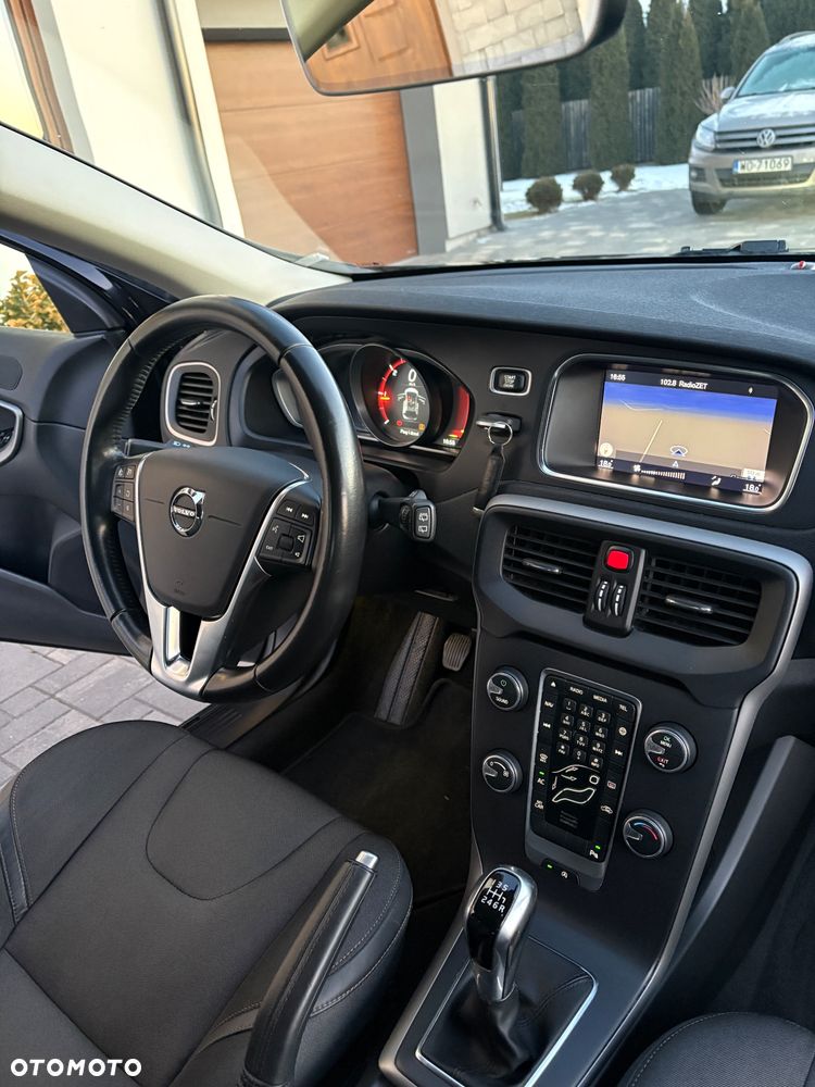 Volvo V40 Cross Country D2 Momentum - 28