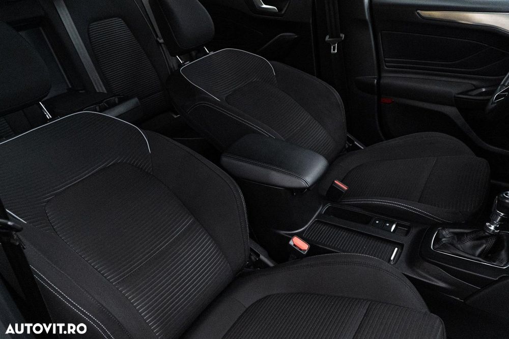 Ford Focus 1.0 EcoBoost Titanium - 30