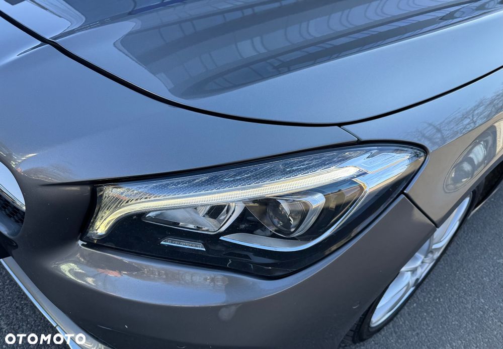 Mercedes-Benz CLA 180 7G-DCT UrbanStyle Edition - 15