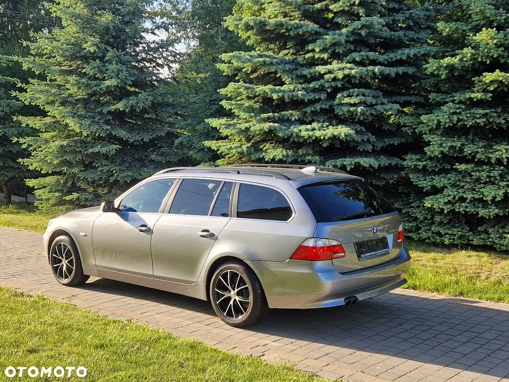 BMW Seria 5 525xi - 16