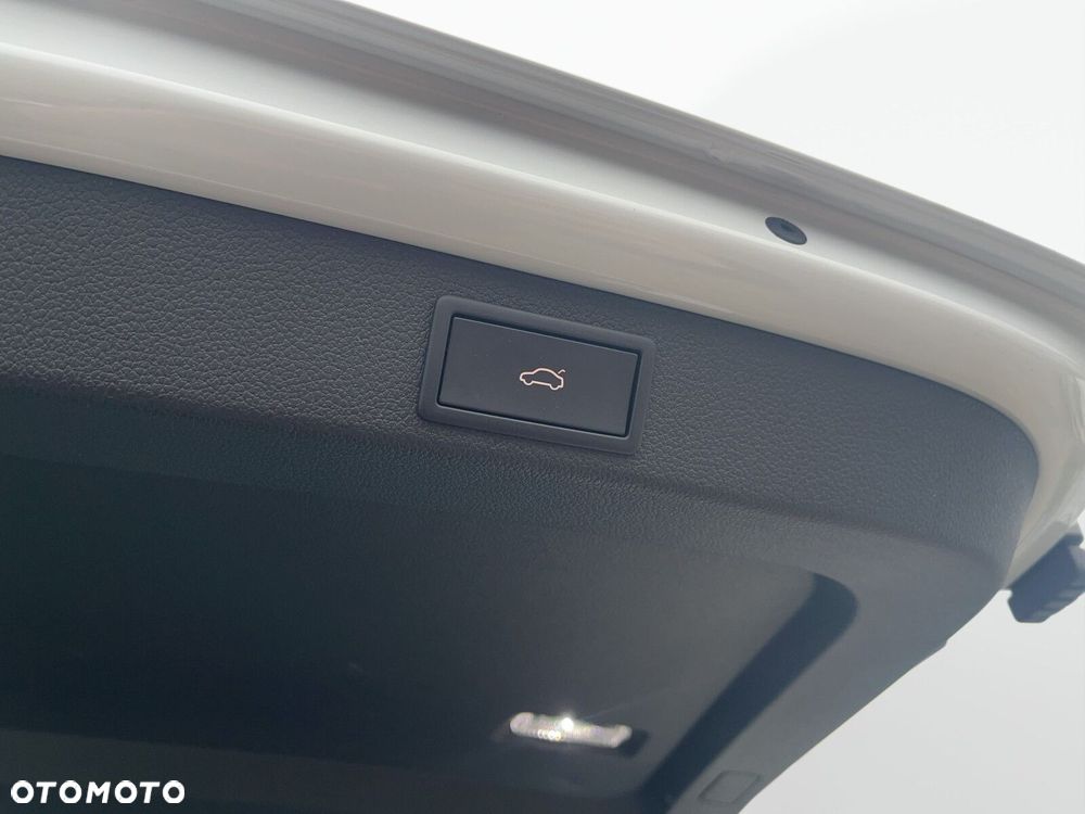 Skoda Superb 2.0 TDI SCR L&K DSG - 10