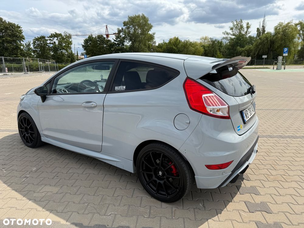 Ford Fiesta ST200 - 6