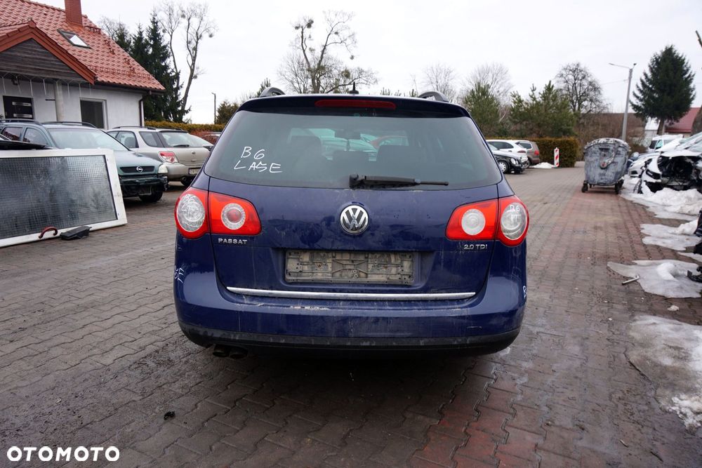 VOLKSWAGEN PASSAT B6 KOMBI 2006 LA5E 2.0 TDI BMP 140KM JLU GRANATOWY na części - 4