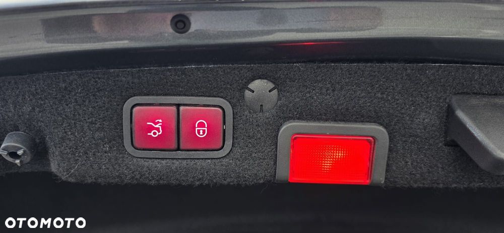 Mercedes-Benz Klasa C 220 d 9G-TRONIC - 27