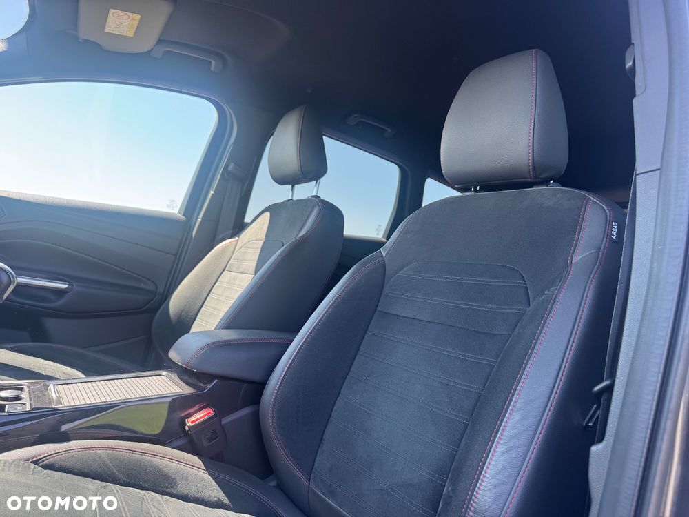 Ford Kuga 1.5 EcoBoost 2x4 ST-Line - 12