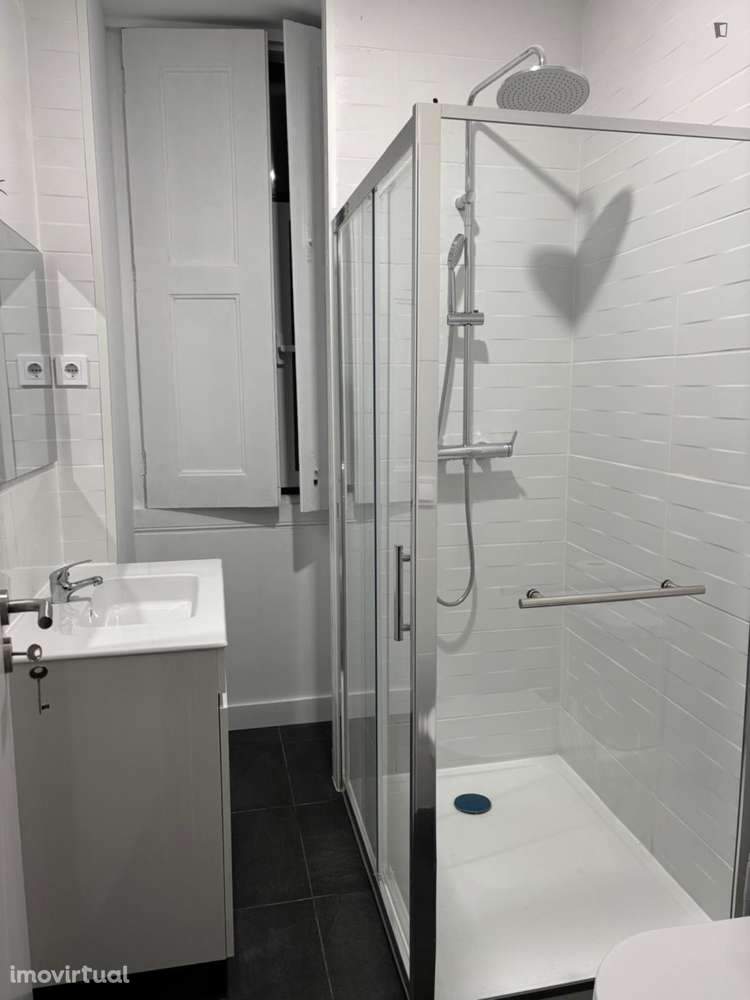 Quarto - localizado em Montes Claros Coimbra - Grande imagem: 4/6