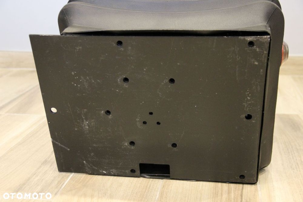 Siedzenia MTZ 82 Belarus C- 385 bez podłokietnika - 3