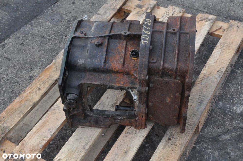 OBUDOWA SKRZYNI BIEGÓW JOHN DEERE 6620 L115007 L15712