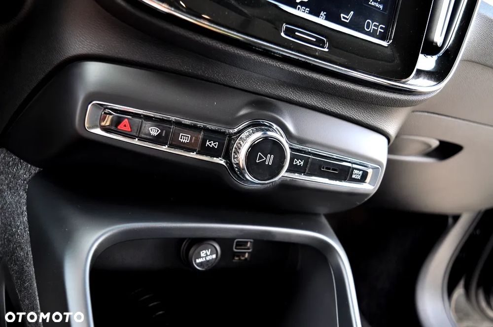 Volvo XC 40 T3 Momentum - 26