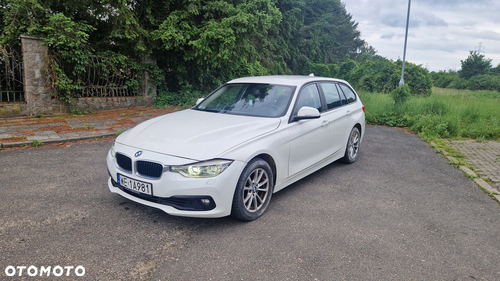 BMW Seria 3 318i - 10