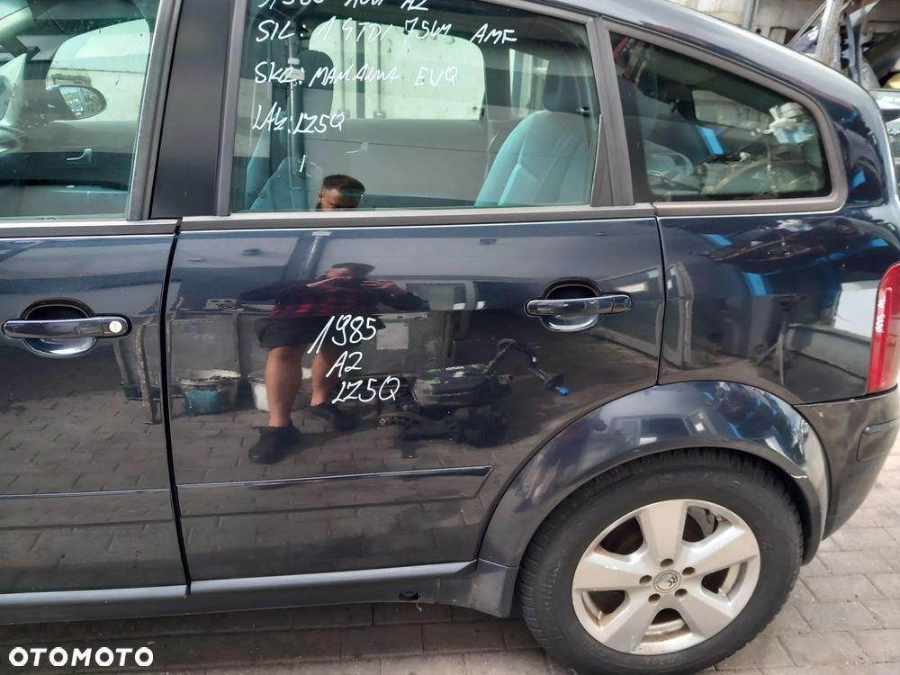 AUDI A2 DRZWI LEWE TYLNE LEWY TYŁ KOLOR: LZ5Q
